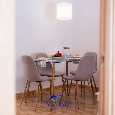 Bay Two Apartment *